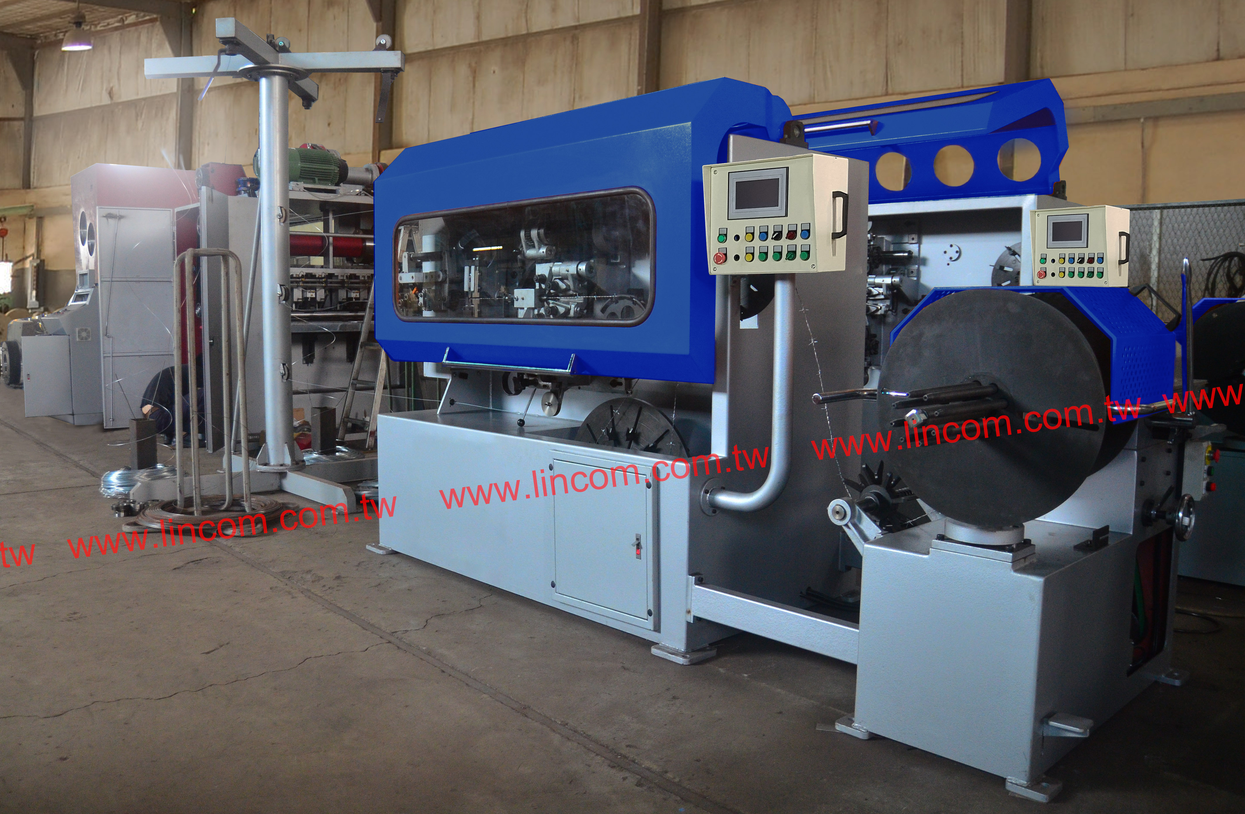 Reverse twisted barbed wire machine. Wire material is g.i. or ss steel. Barb pitch and size can be set as per requirement.