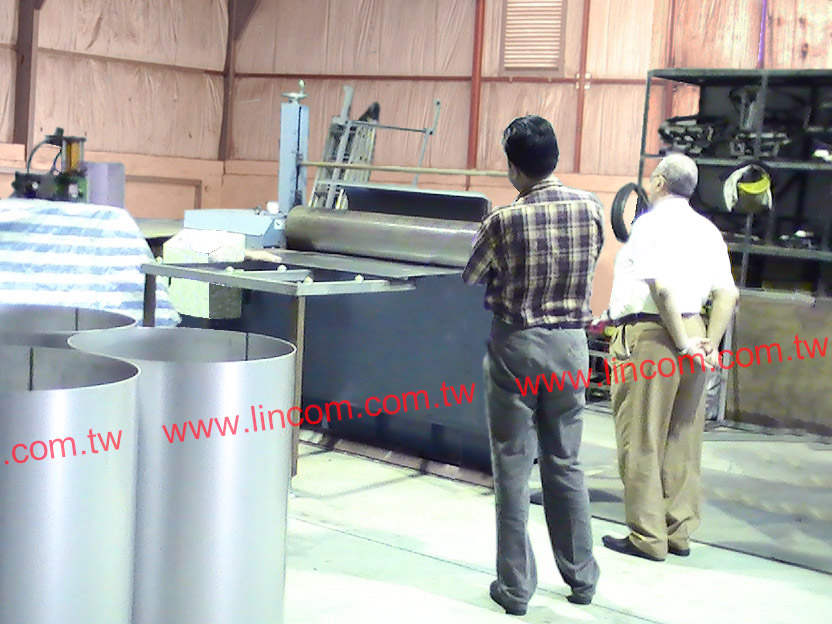 Steel plate (steel sheet) 2 roll bender, for water tank body forming. Consistent forming pressure for exact repeatability.