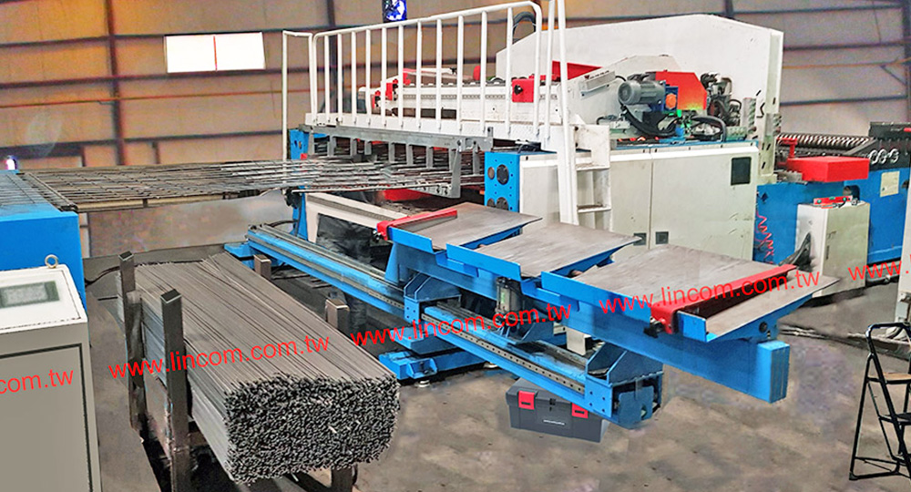 Wire mesh welder application for wire fabric, concrete wire mesh, slope protection, floor board, concrete forming system.