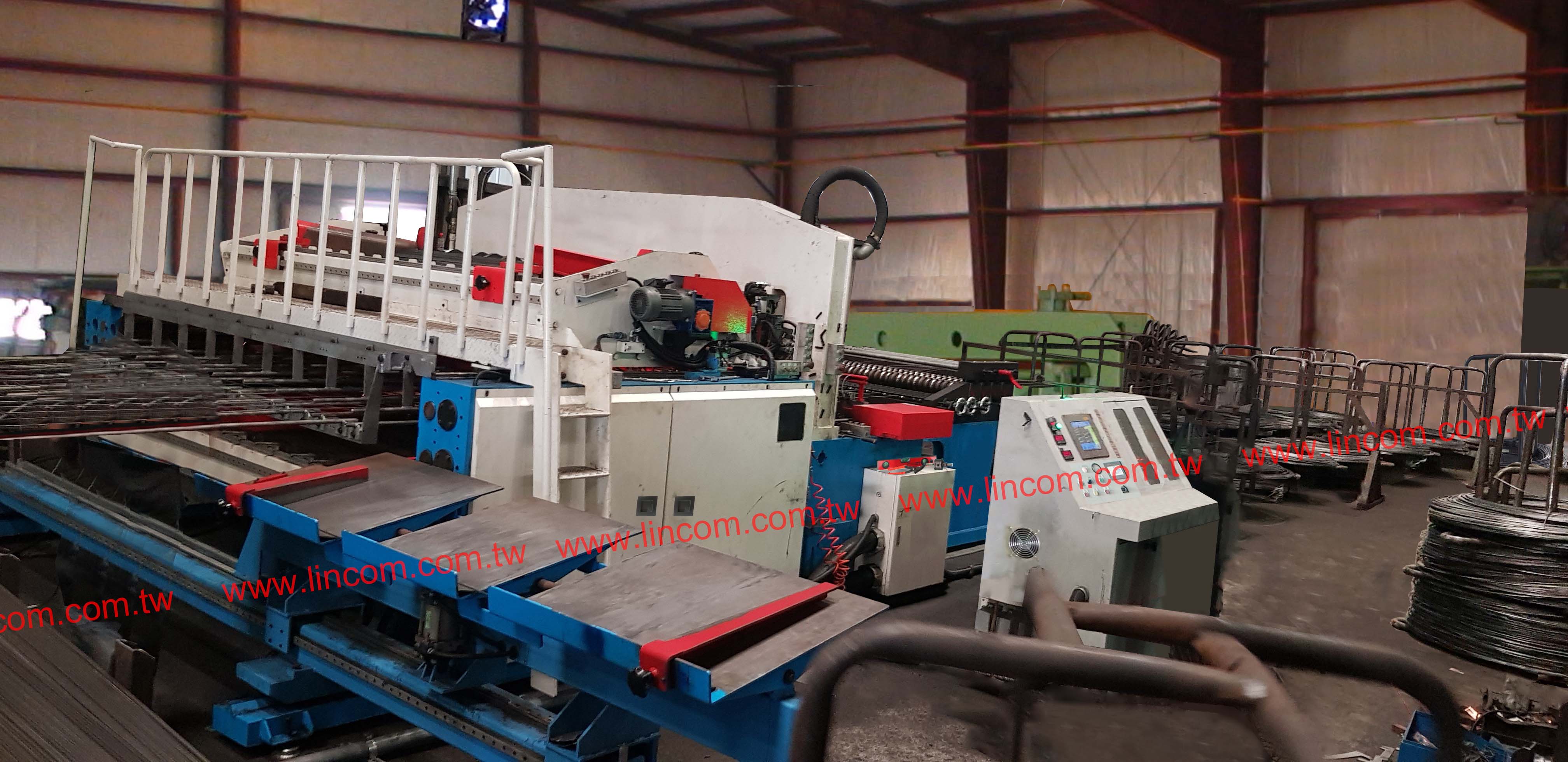 Wire mesh welder application for wire fabric, concrete wire mesh, slope protection, floor board, concrete forming system.