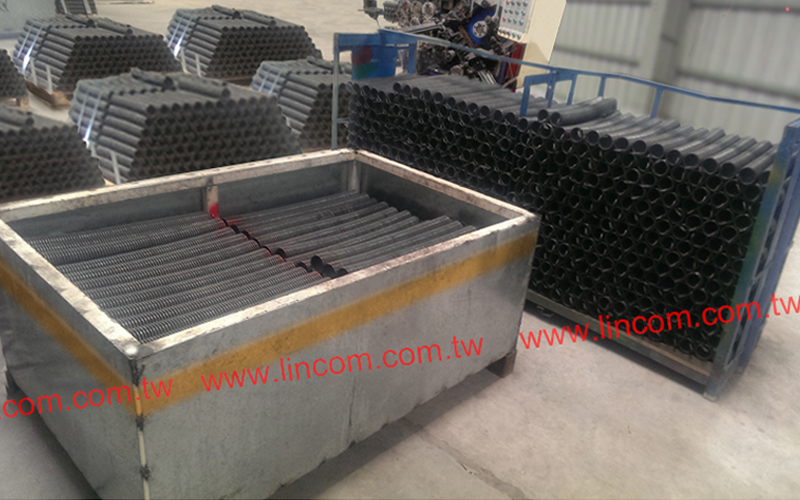 Spring coil of roller shutter door spring making machine. Wire feeding by air clutch system. With central lubrication system.